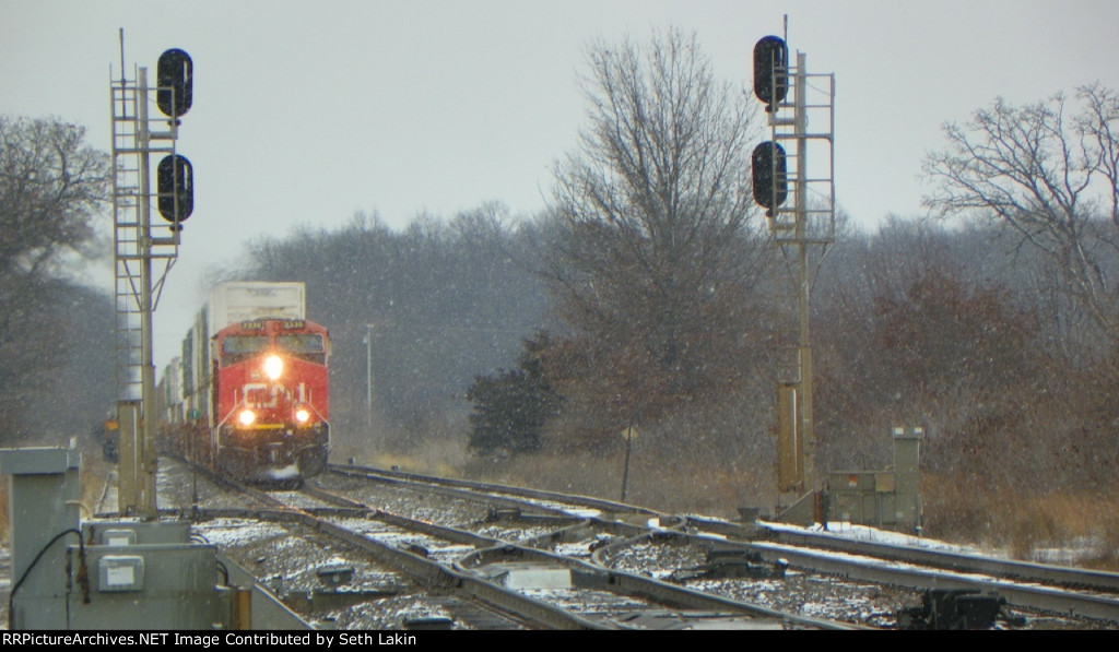 CN 2330